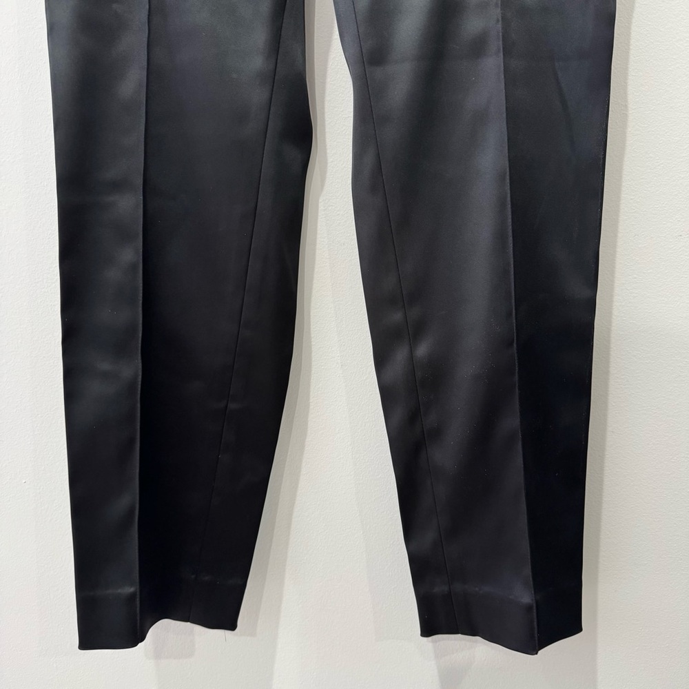 St. John Size 8 Liquid Satin Side Zip Cropped Pants - Picture 5 of 10